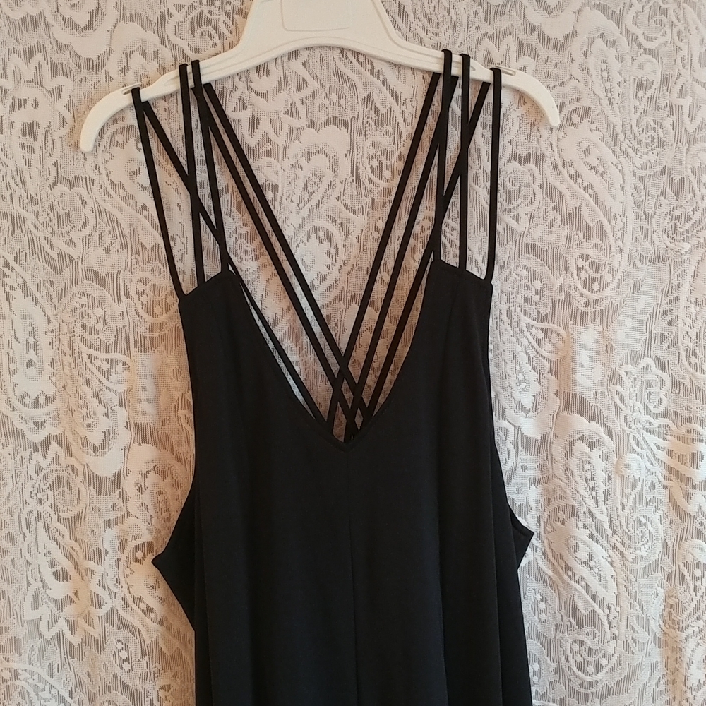 🐢Silhouttes - new never worn black dress